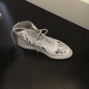 Don’t worry I have two shoes not only one.